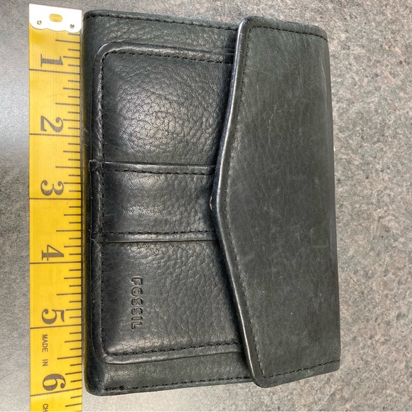 Fossil Black Bilfold Wallet Snap Closure, Zipper Coin Compartment - Picture 7 of 8
